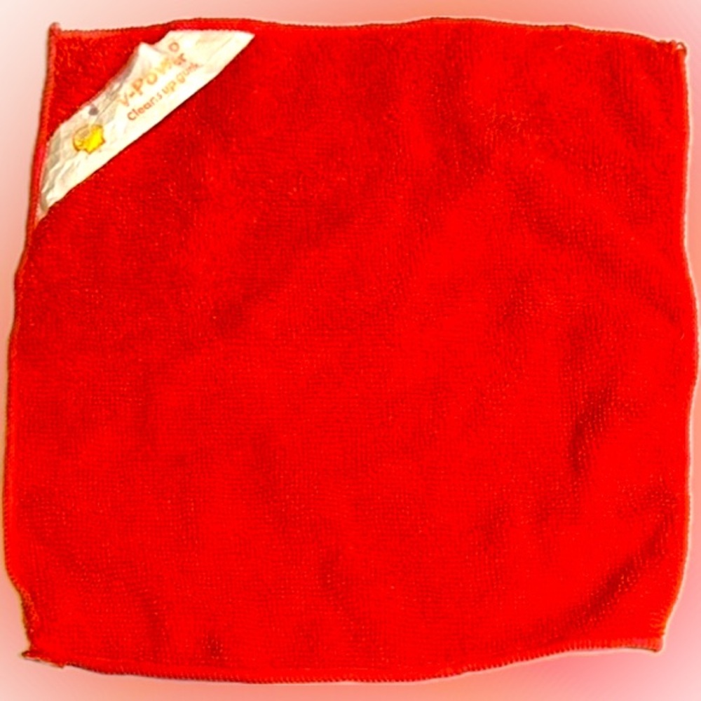 VTG SHELL V-POWER “CLEANS UP GUNK” RED MICROFIBER CLEAN CLOTH OIL CO COLLECTIBLE